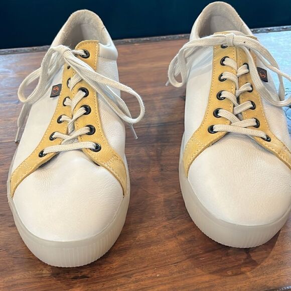 Softens leather sneakers, 42/ 11 US! - Picture 2 of 6